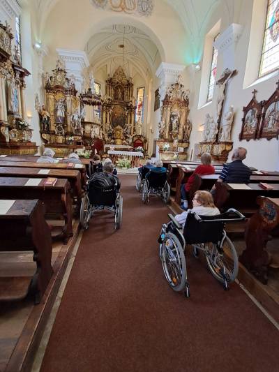 Mše v kostele Nejsvětější trojice v Chýnově